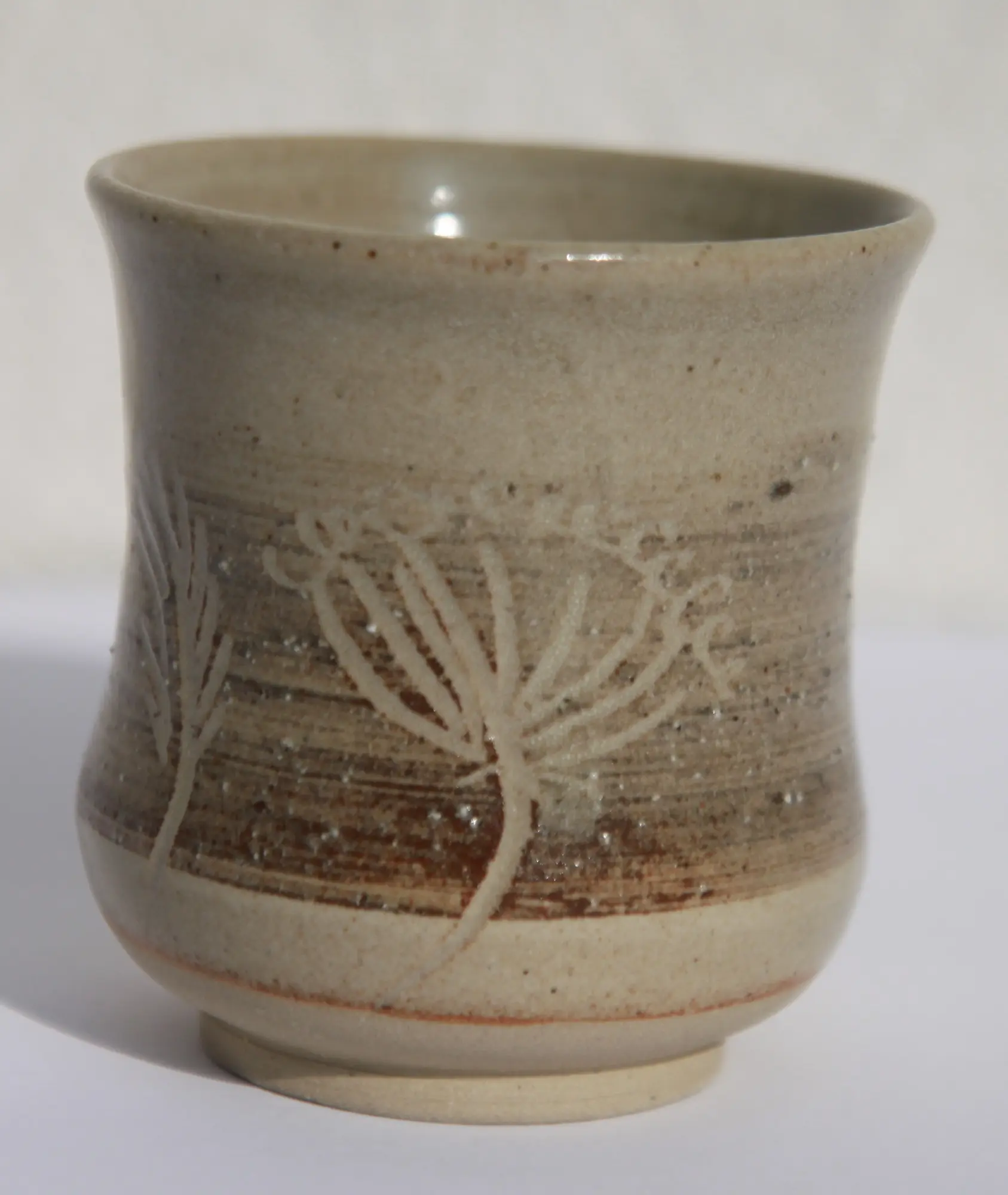 tasse grès St Amand granit Guéhenno tasse grès St Amand émail granitique engobe terre du Fuillet gravures végétales